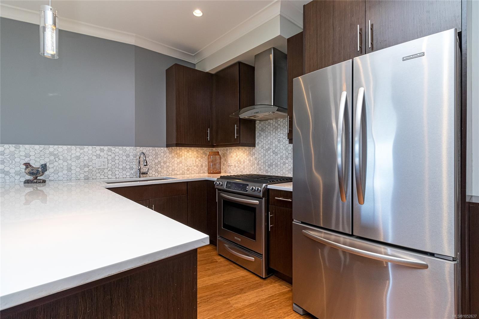 7-2321 Island View Rd — listing photo 9 of 34