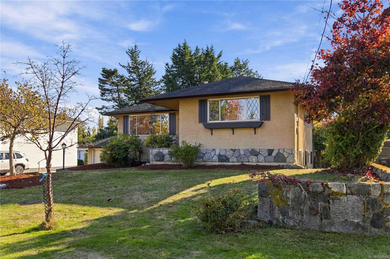 1161 Hadfield Ave — listing photo 6 of 82
