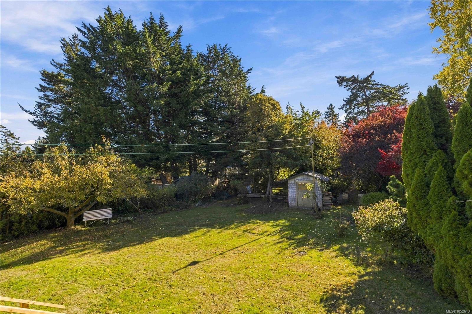 1161 Hadfield Ave — listing photo 9 of 82