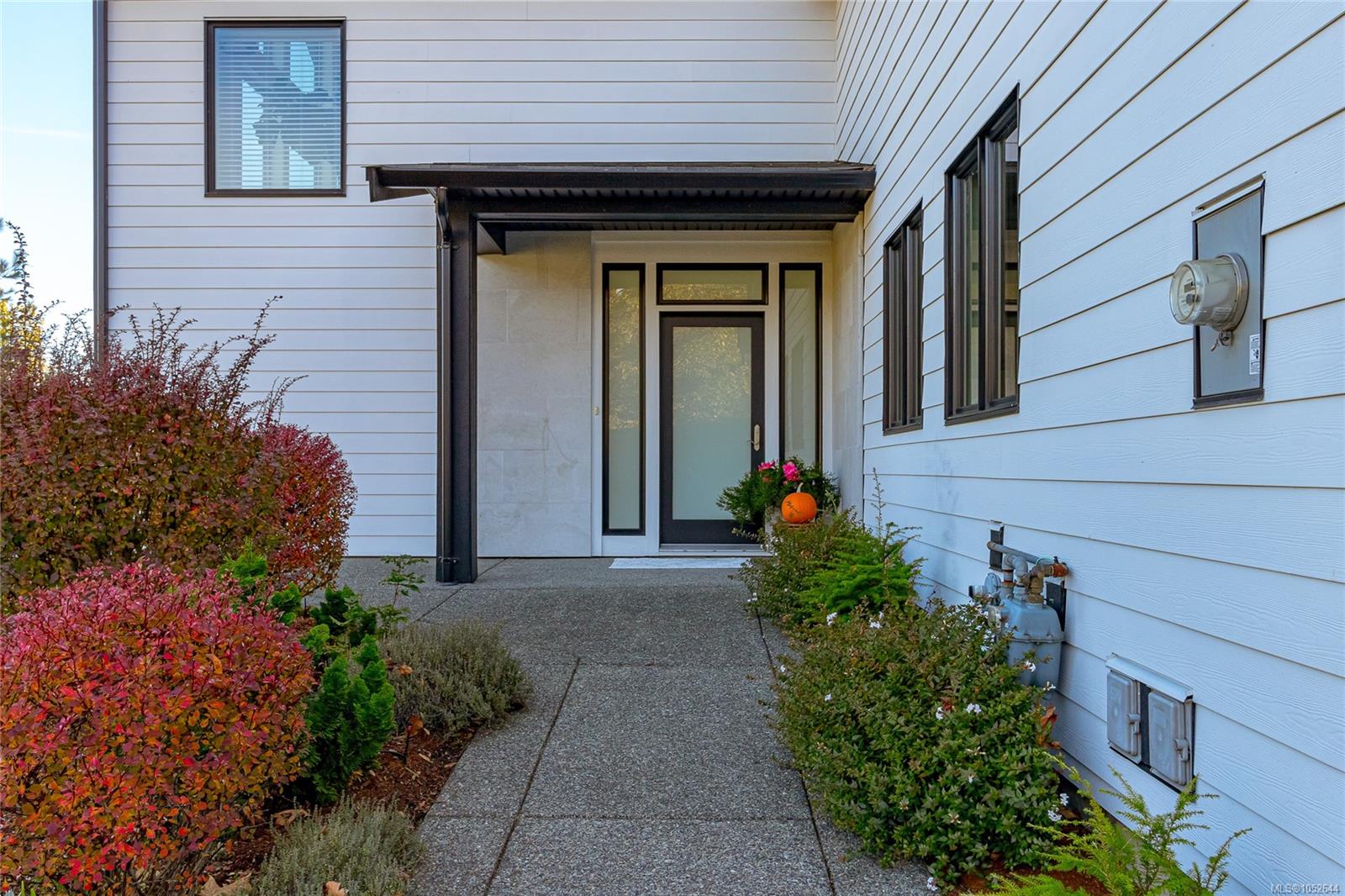 672 Mill Bay Pl — listing photo 6 of 65