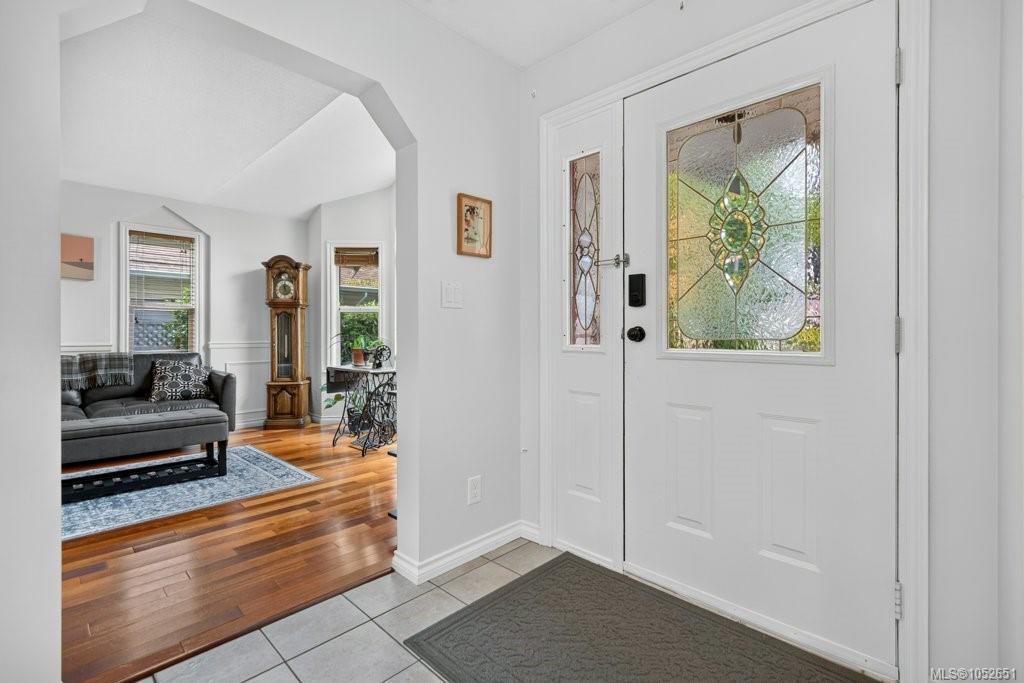 1123 Zeballos Dr — listing photo 5 of 64