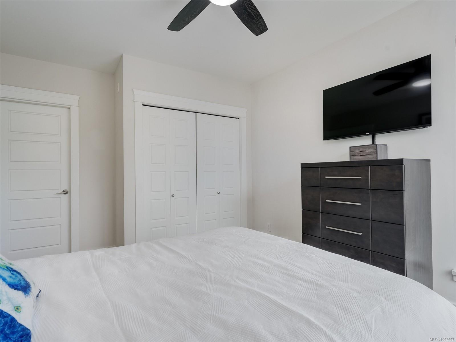 401-7161 West Saanich Rd — listing photo 12 of 41