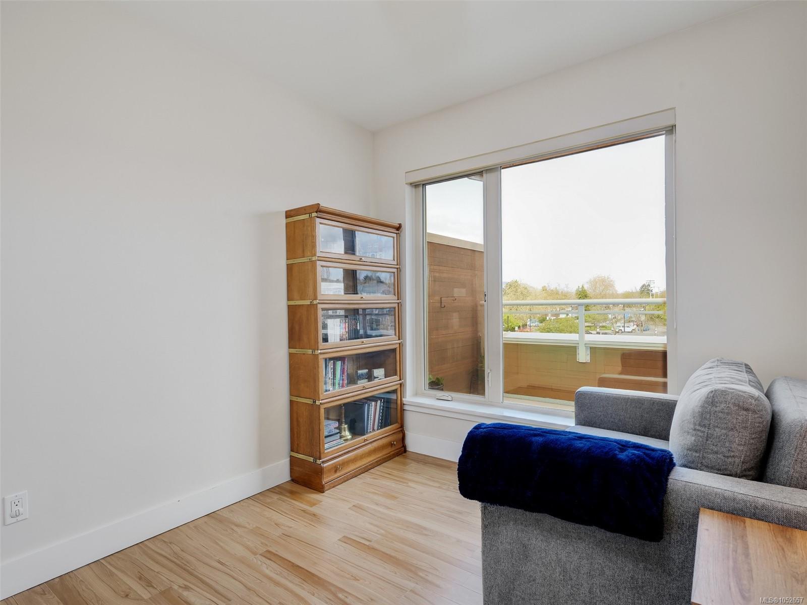401-7161 West Saanich Rd — listing photo 14 of 41