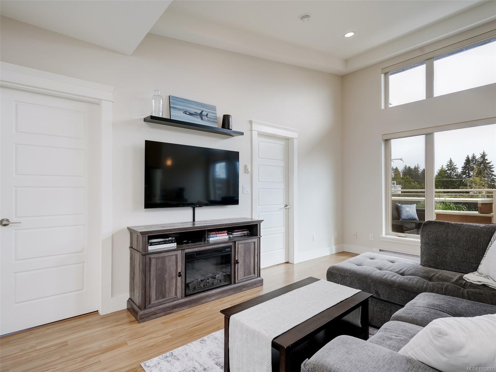 401-7161 West Saanich Rd — listing photo 3 of 41