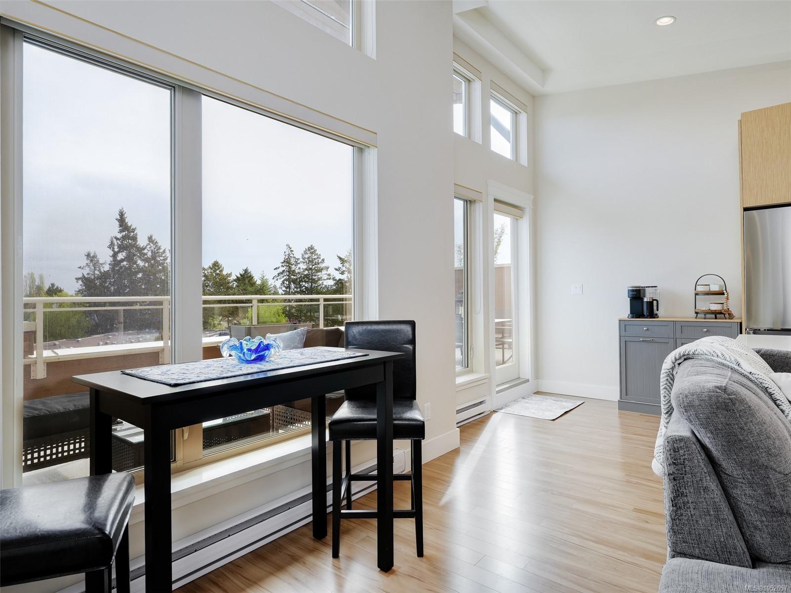 401-7161 West Saanich Rd — listing photo 9 of 41