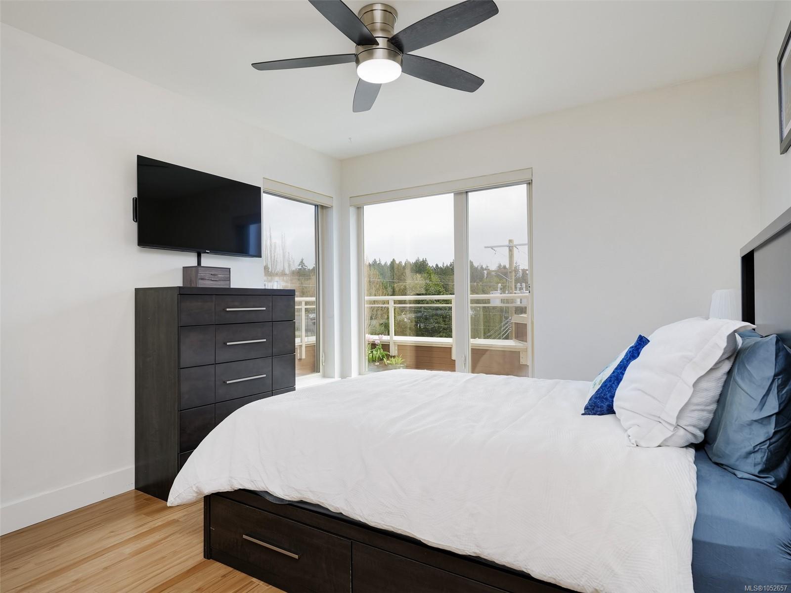 401-7161 West Saanich Rd — listing photo 10 of 41