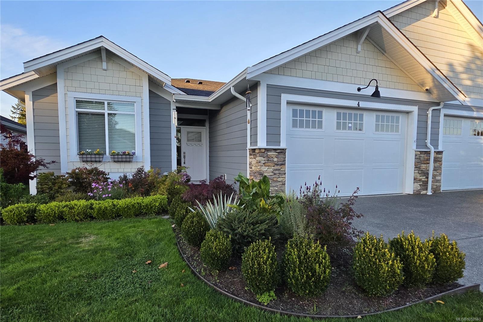 4-200 Nikola Rd — listing photo 2 of 42