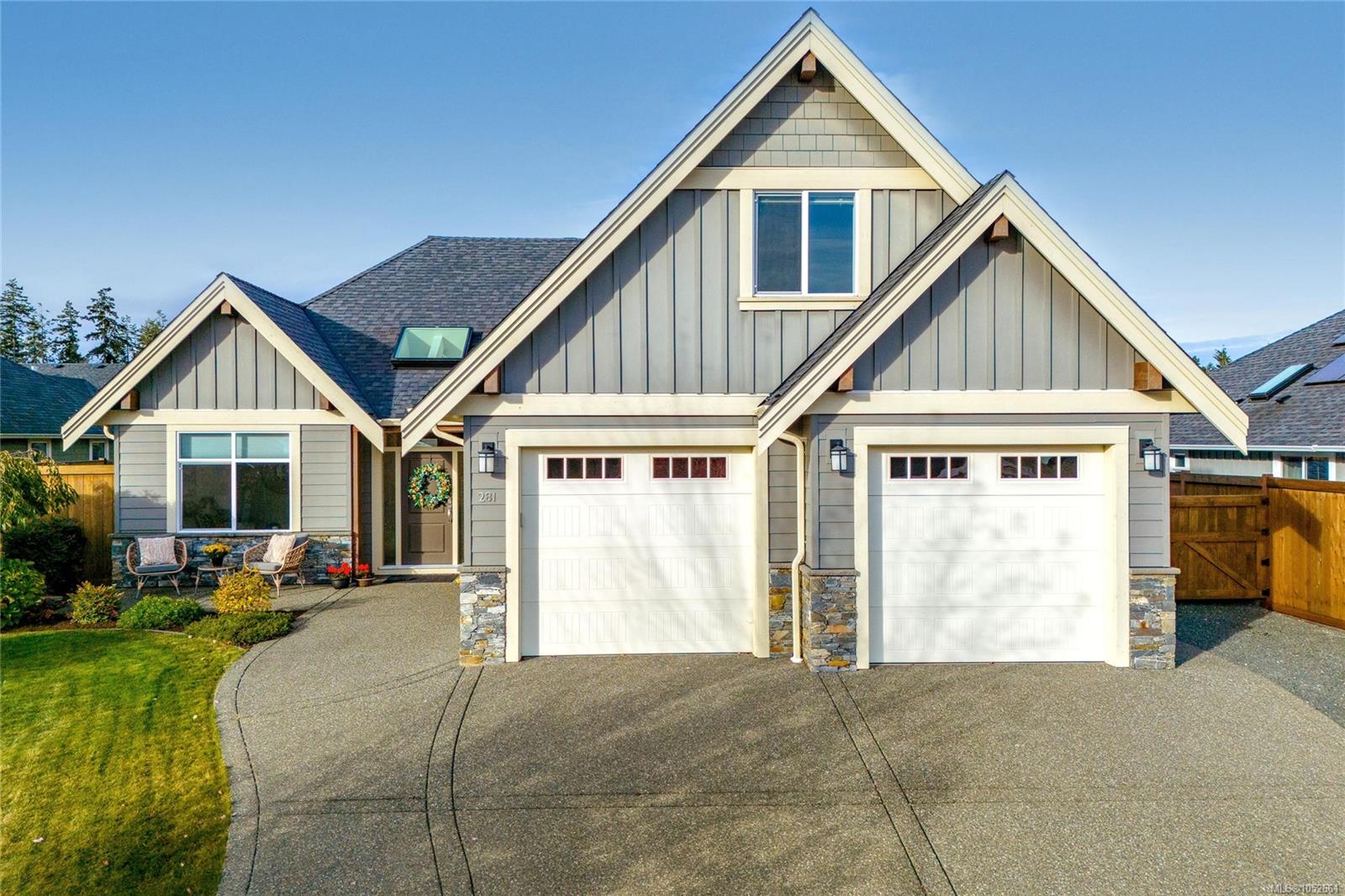 281 Bramble St — listing photo 2 of 67