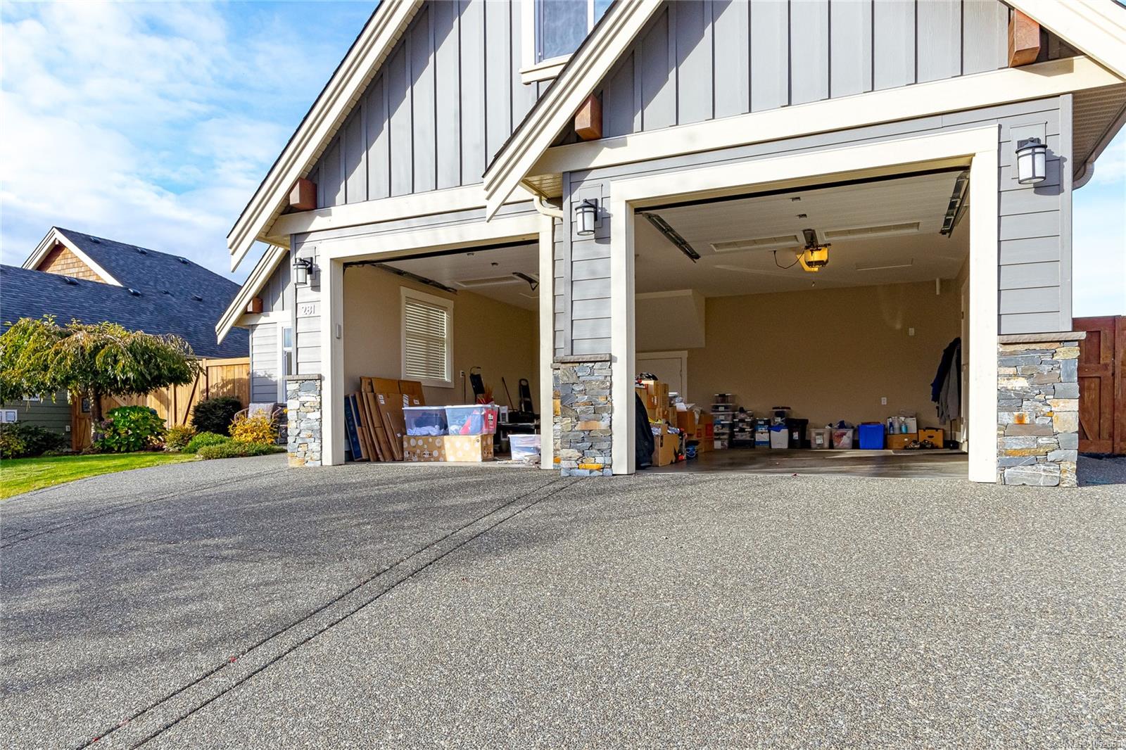 281 Bramble St — listing photo 11 of 67