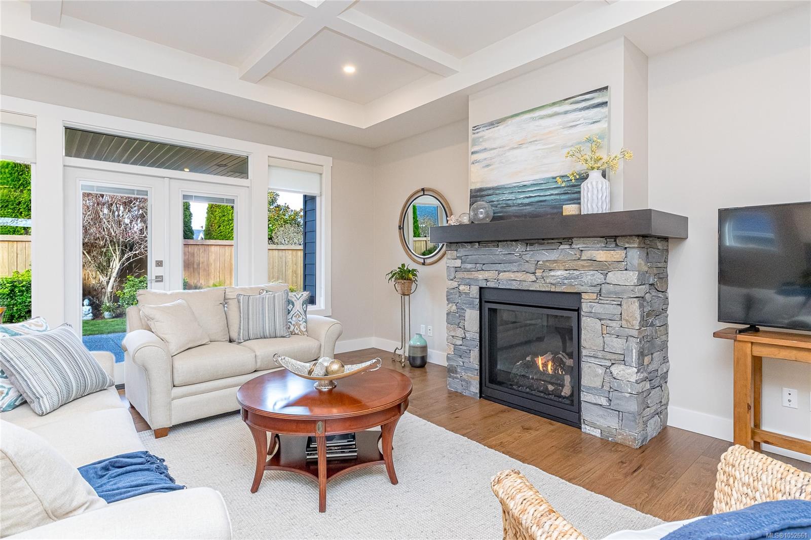 281 Bramble St — listing photo 4 of 67