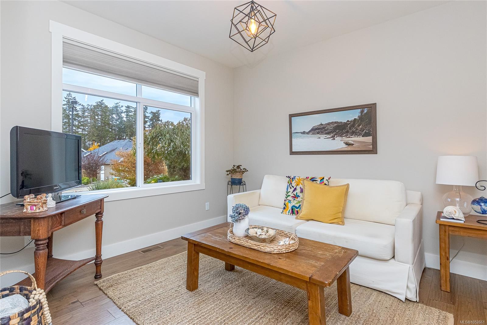 281 Bramble St — listing photo 9 of 67
