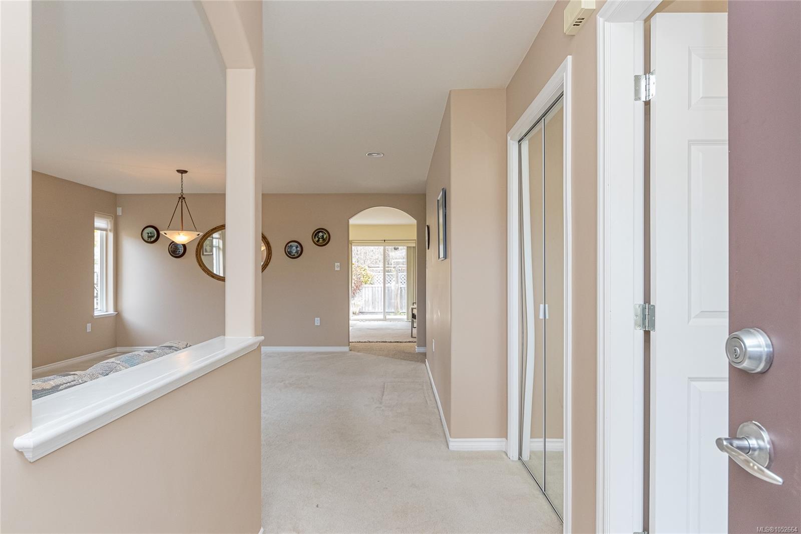 87 Bridgewater Lane — listing photo 14 of 58