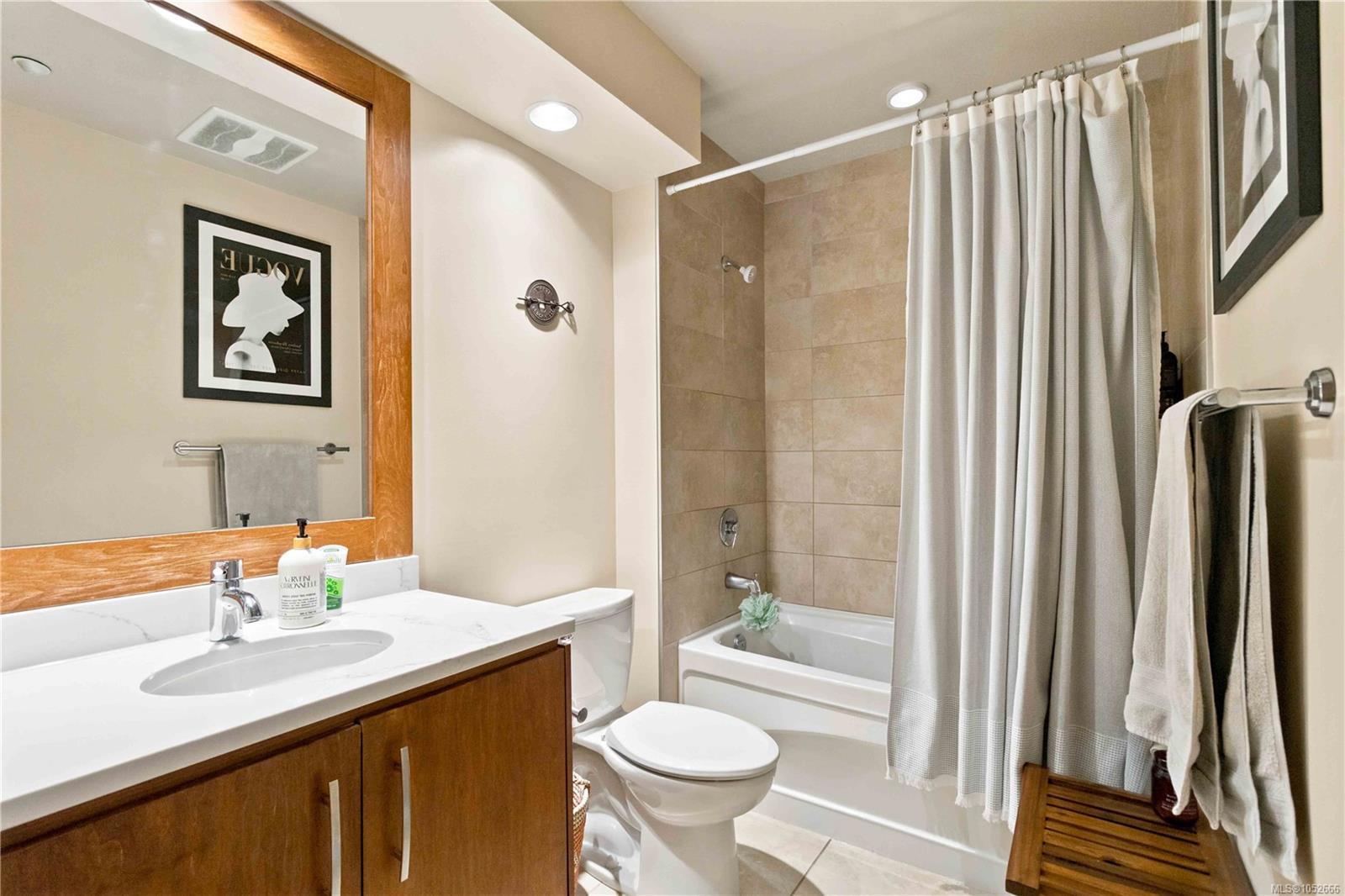 306-1375 Bear Mountain Pkwy — listing photo 13 of 23