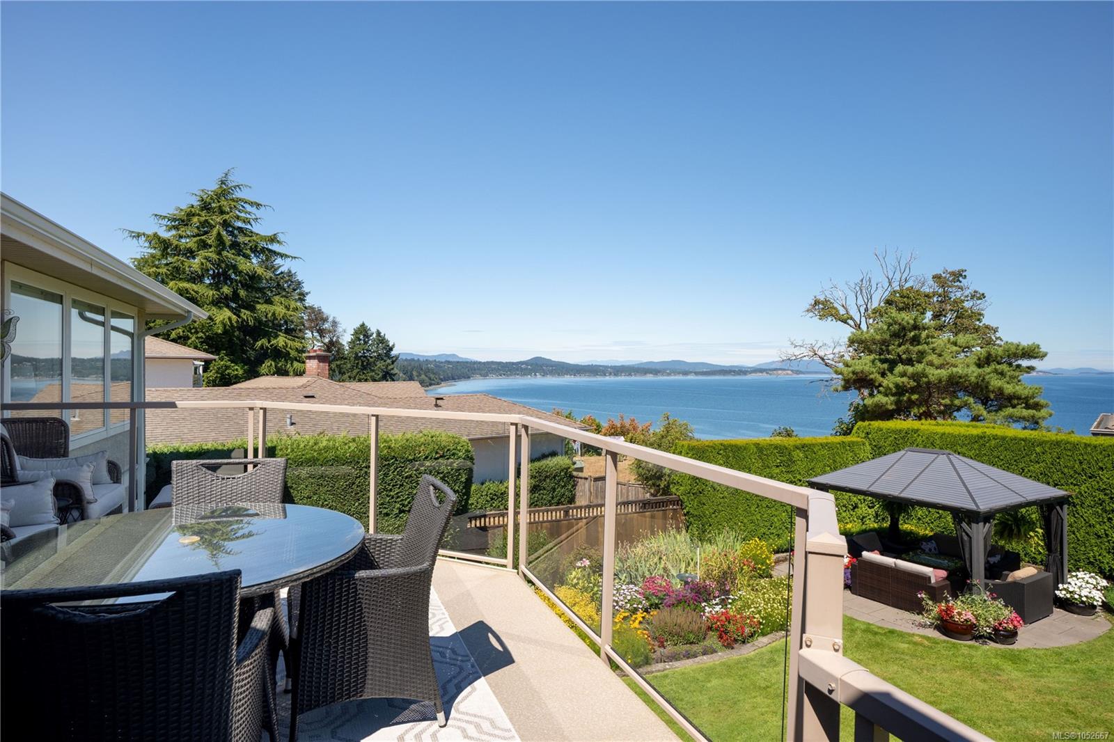4596 Bonnieview Pl — listing photo 3 of 66