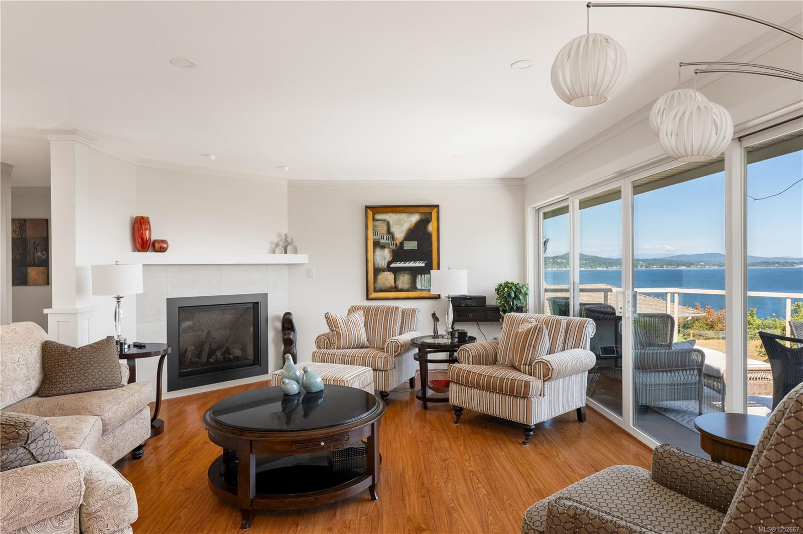 4596 Bonnieview Pl — listing photo 8 of 66