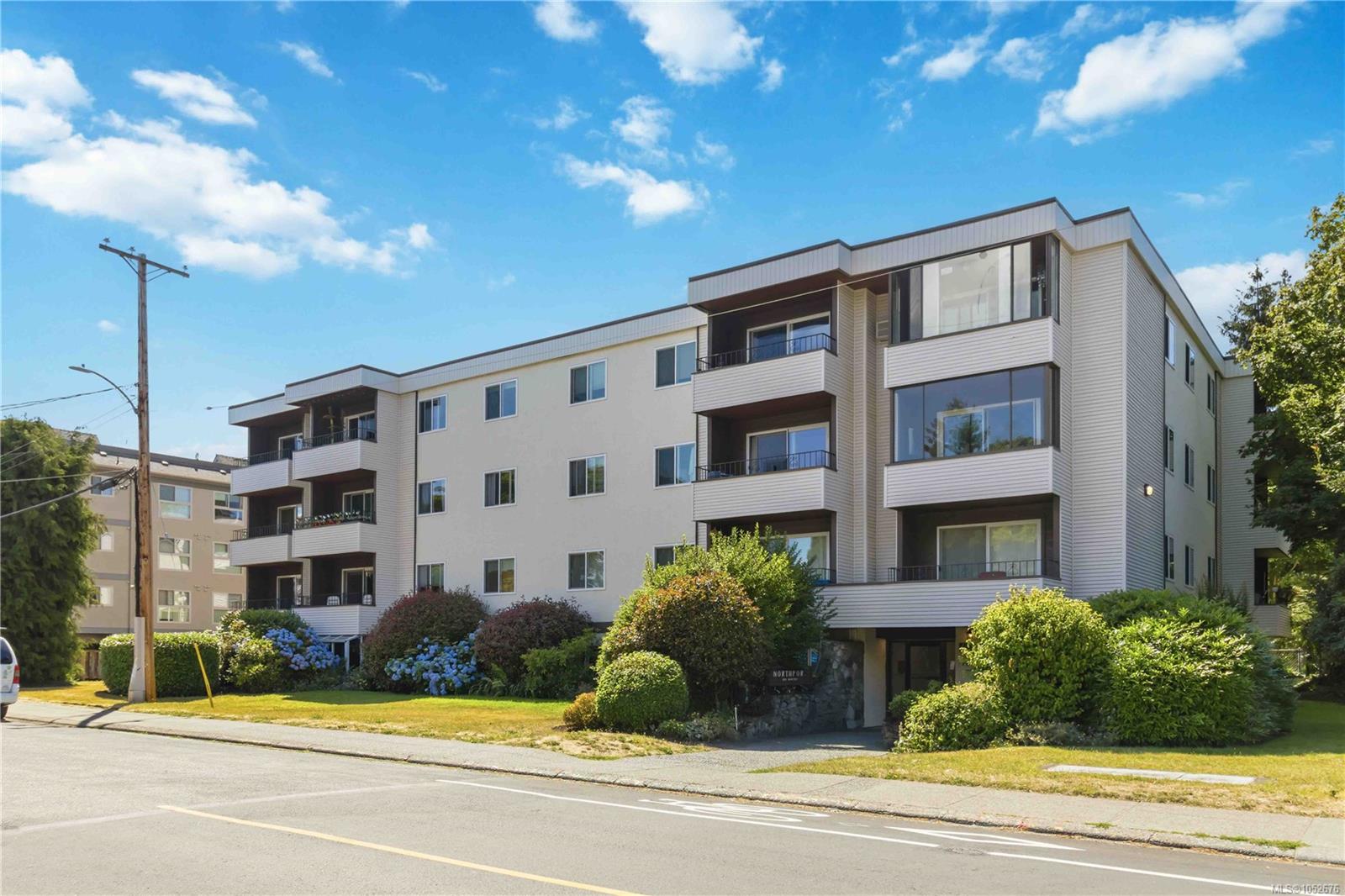401-1571 Mortimer St — listing photo 4 of 31