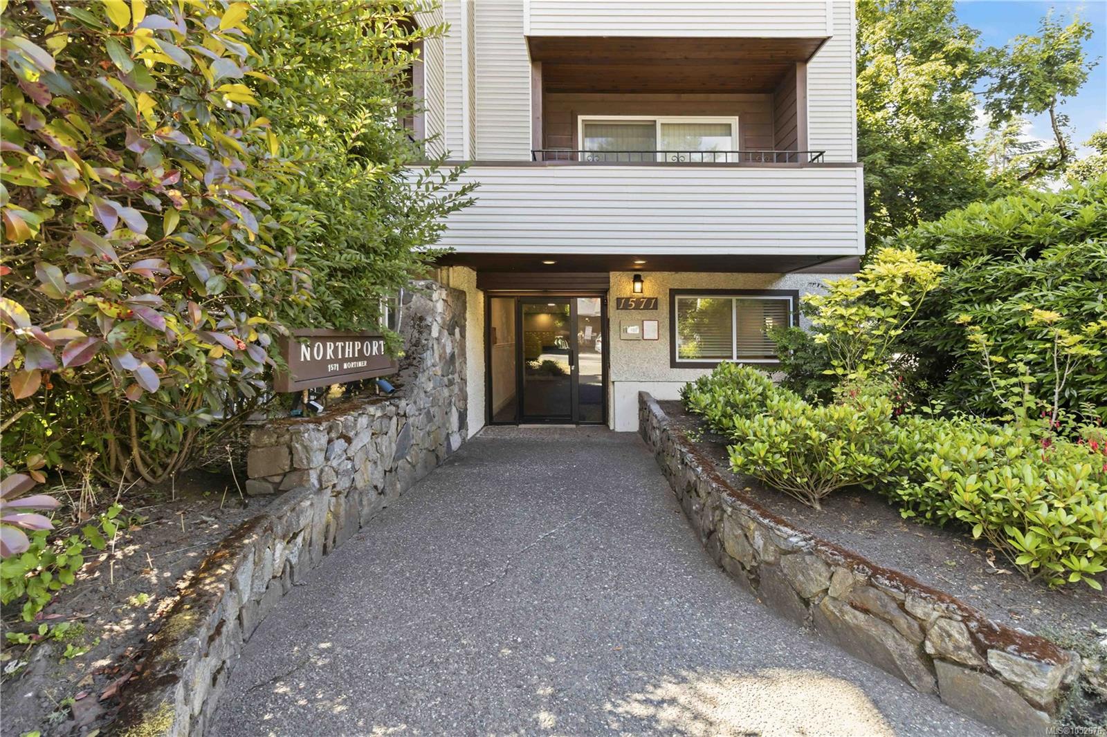 401-1571 Mortimer St — listing photo 5 of 31