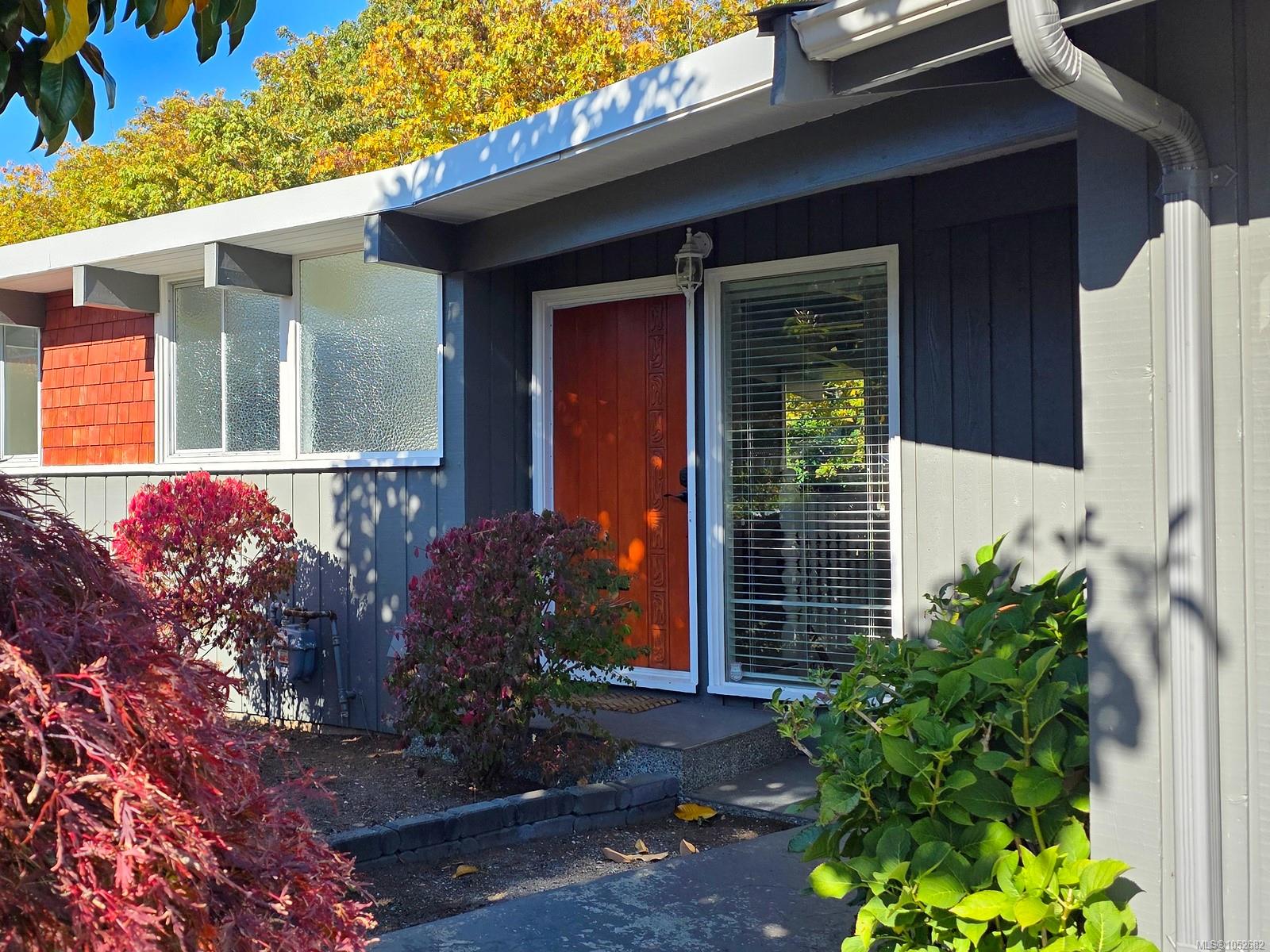 830 Beach Dr — listing photo 2 of 58