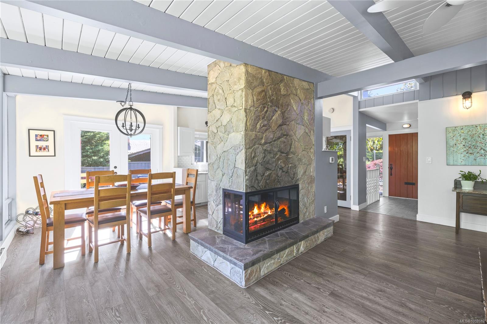 830 Beach Dr — listing photo 12 of 58
