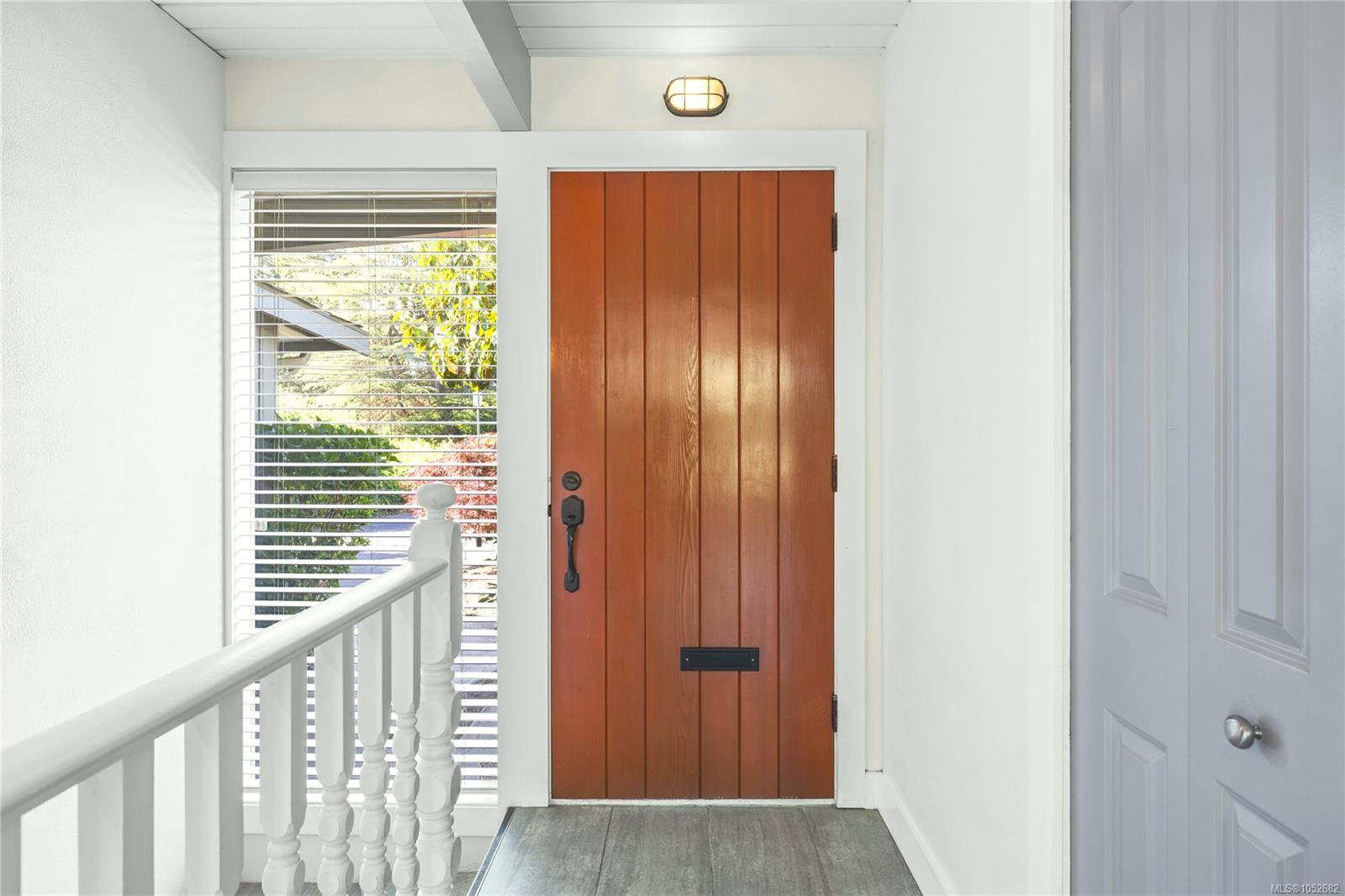 830 Beach Dr — listing photo 4 of 58