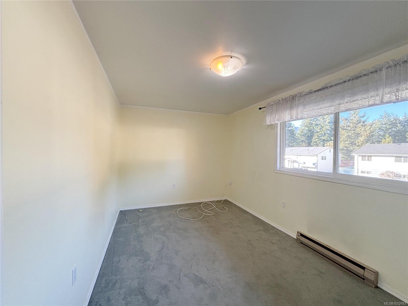 382 Chamiss Cres — listing photo 11 of 34