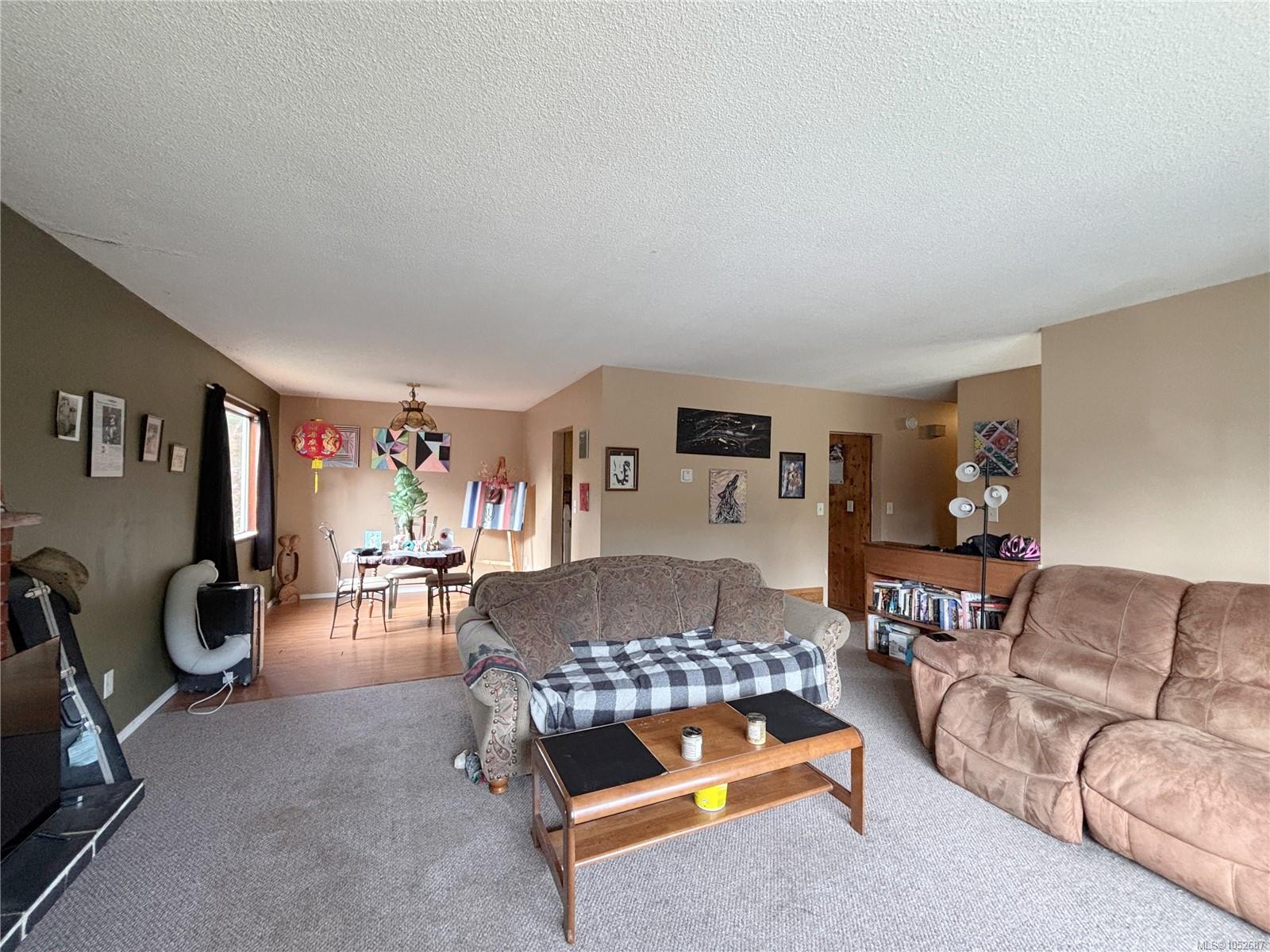410 Nootka Dr — listing photo 3 of 26