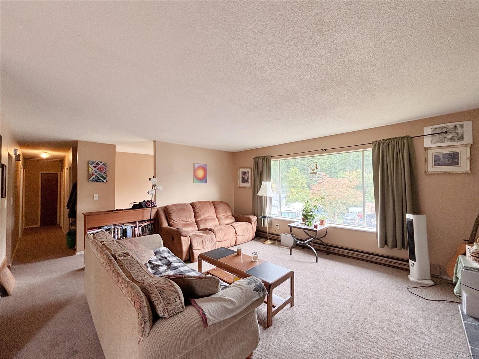 410 Nootka Dr — listing photo 4 of 26