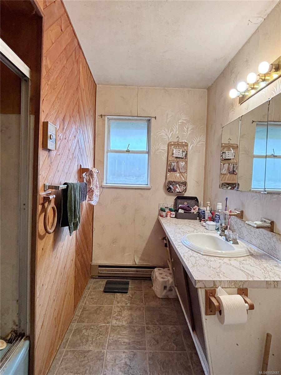 410 Nootka Dr — listing photo 10 of 26