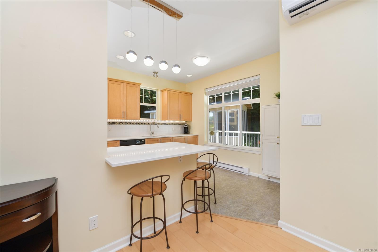 6466 WILLOWPARK Way — listing photo 7 of 66