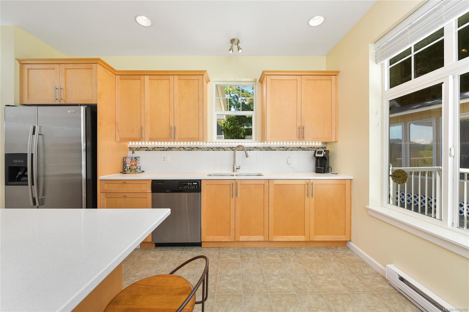 6466 WILLOWPARK Way — listing photo 9 of 66