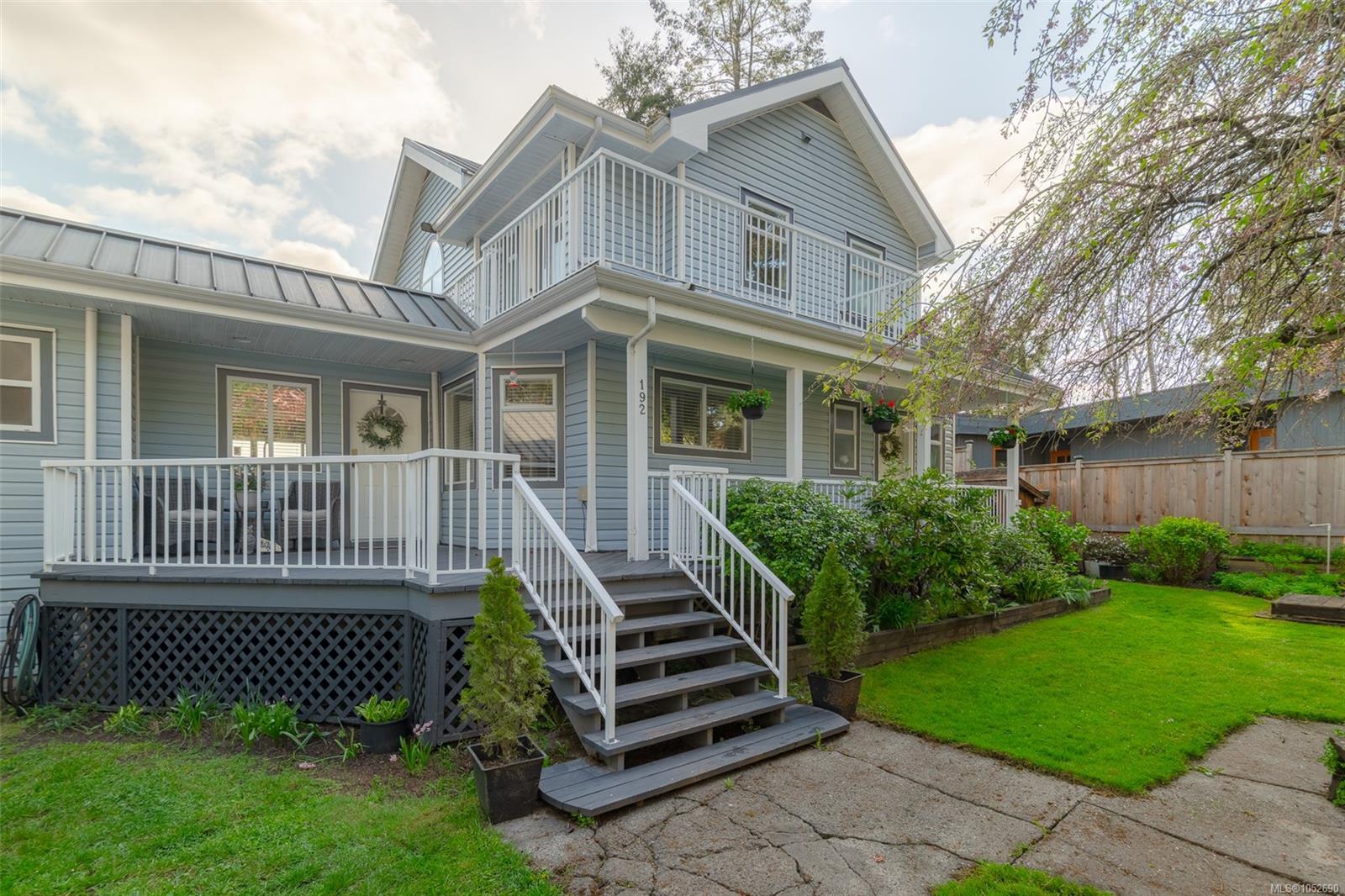 192 Captain Morgans Blvd — listing photo 4 of 81