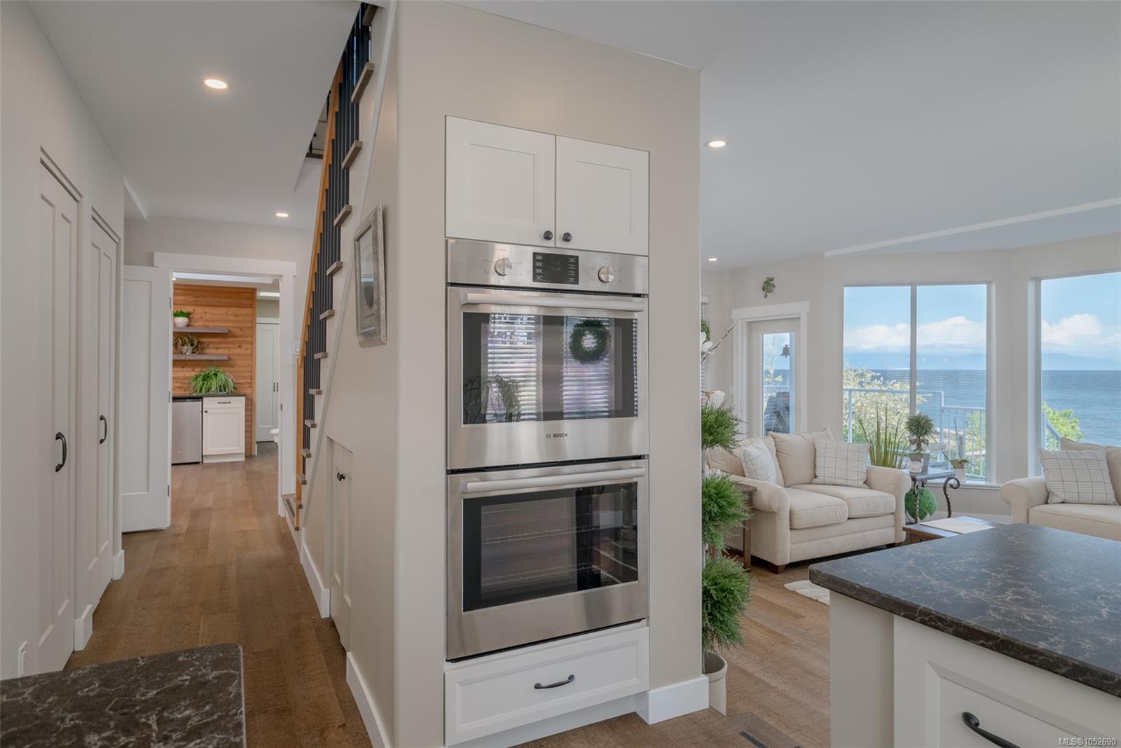 192 Captain Morgans Blvd — listing photo 8 of 81