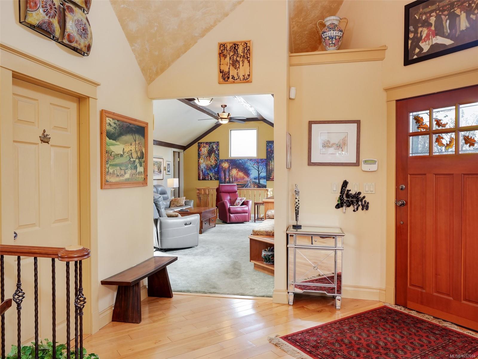 745 Middleton St — listing photo 4 of 55