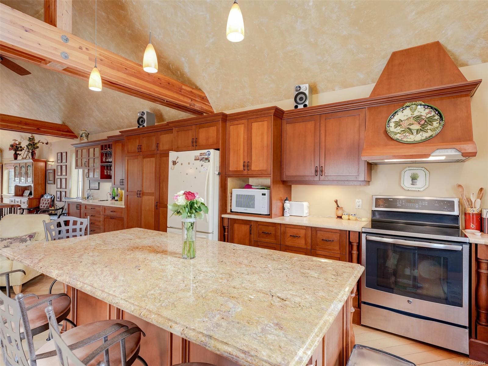 745 Middleton St — listing photo 9 of 55