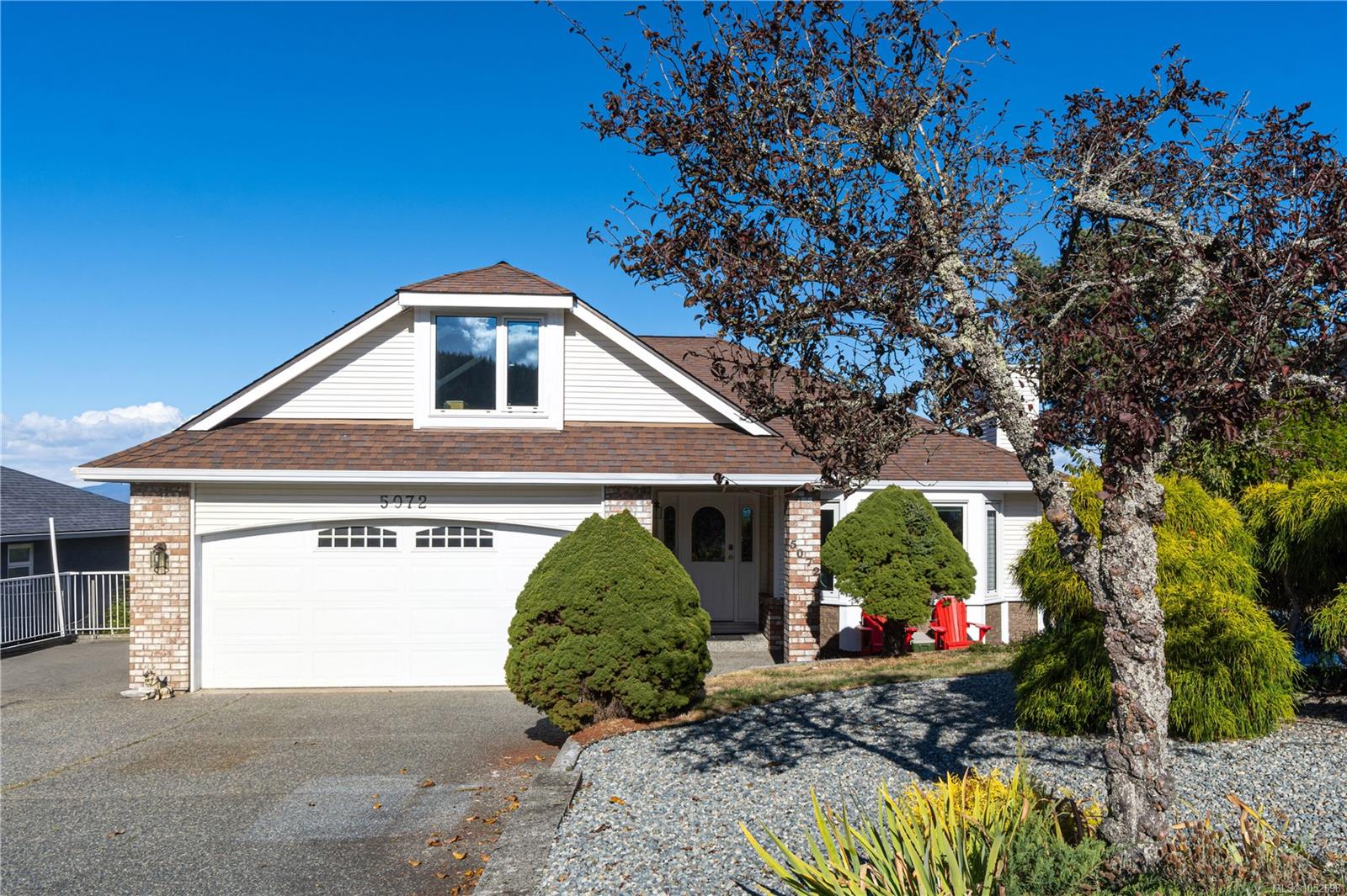 5072 Vista View Cres — listing photo 5 of 52
