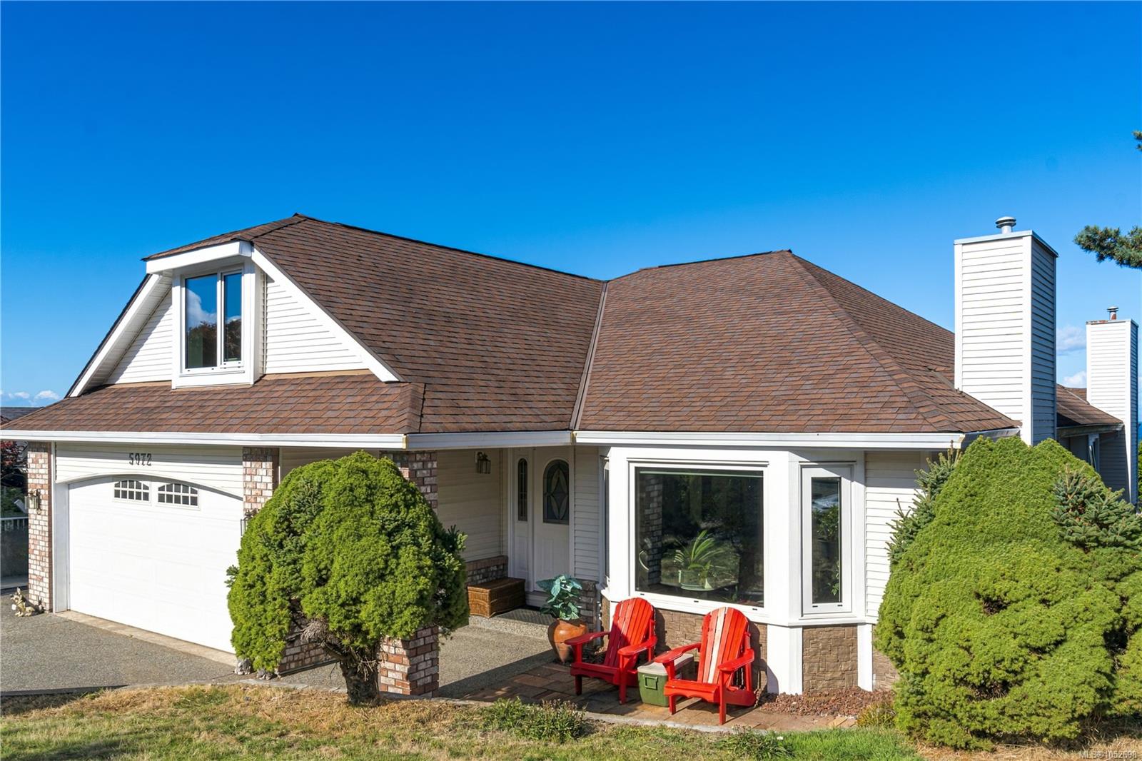 5072 Vista View Cres — listing photo 6 of 52
