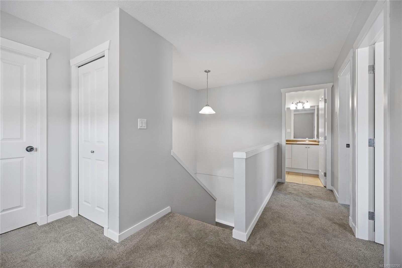 429 Alpen Way — listing photo 13 of 32