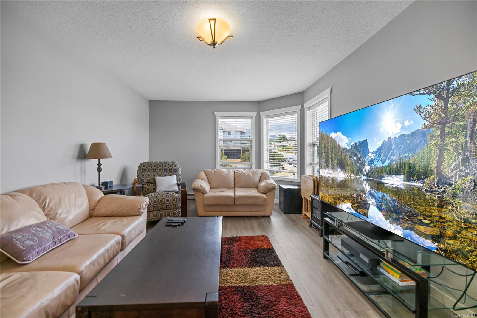 429 Alpen Way — listing photo 10 of 32
