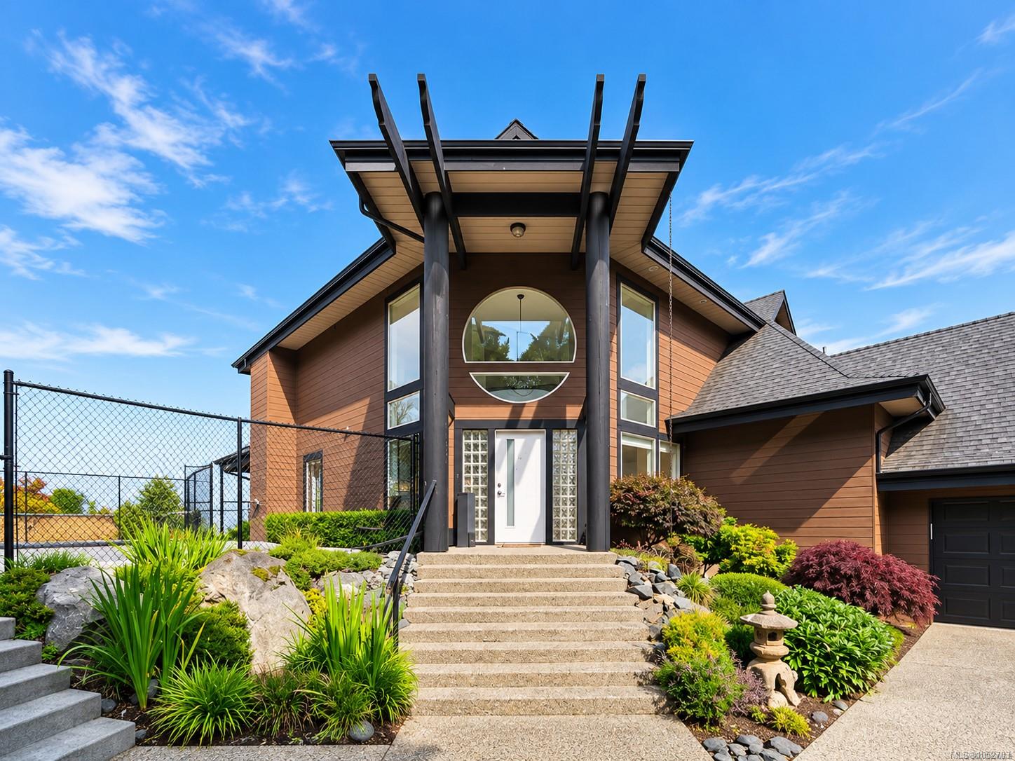 3392 Haida Dr — listing photo 10 of 93