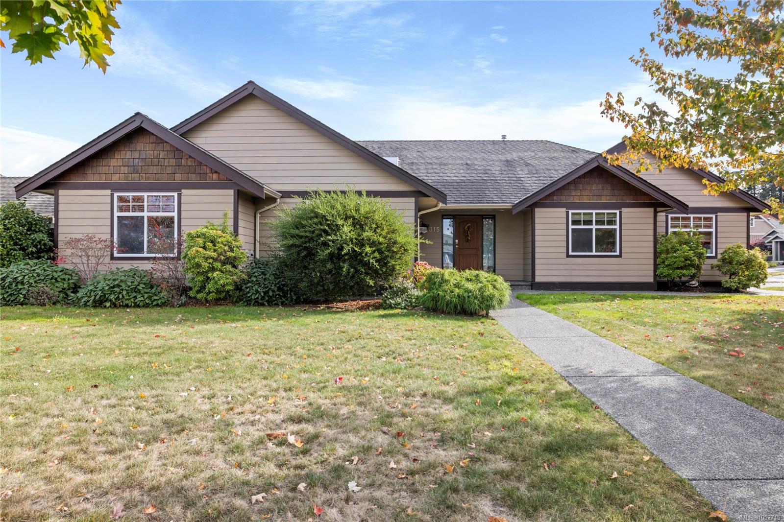 315 Crabapple Cres — listing photo 2 of 38