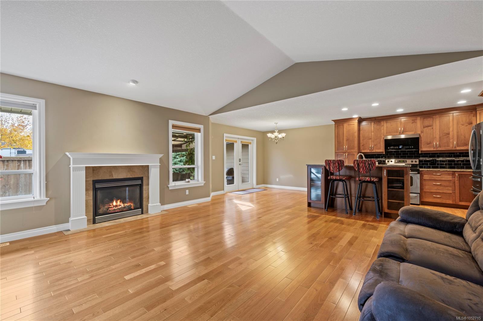 315 Crabapple Cres — listing photo 13 of 38