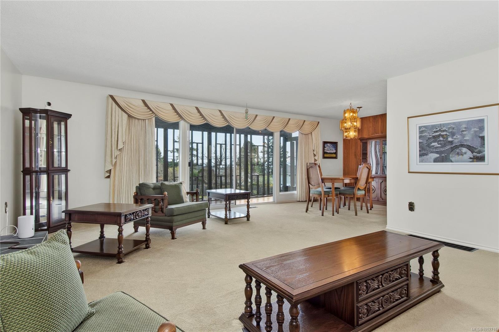 353 Aitken St — listing photo 11 of 51