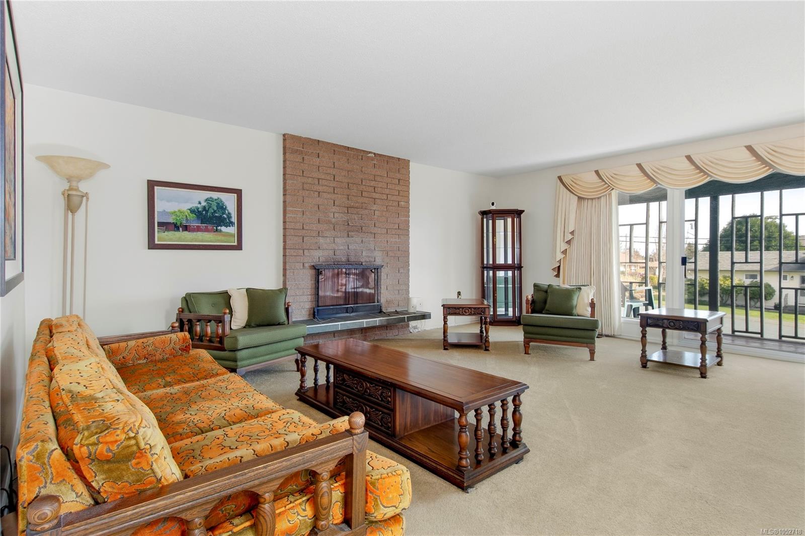 353 Aitken St — listing photo 8 of 51