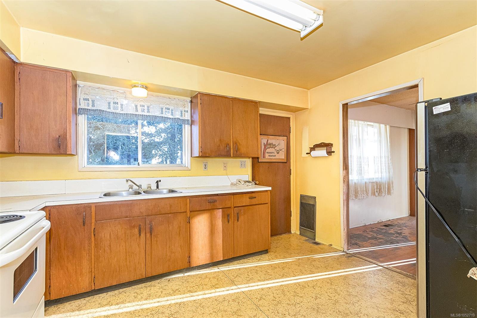 772 Revilo Pl — listing photo 12 of 35