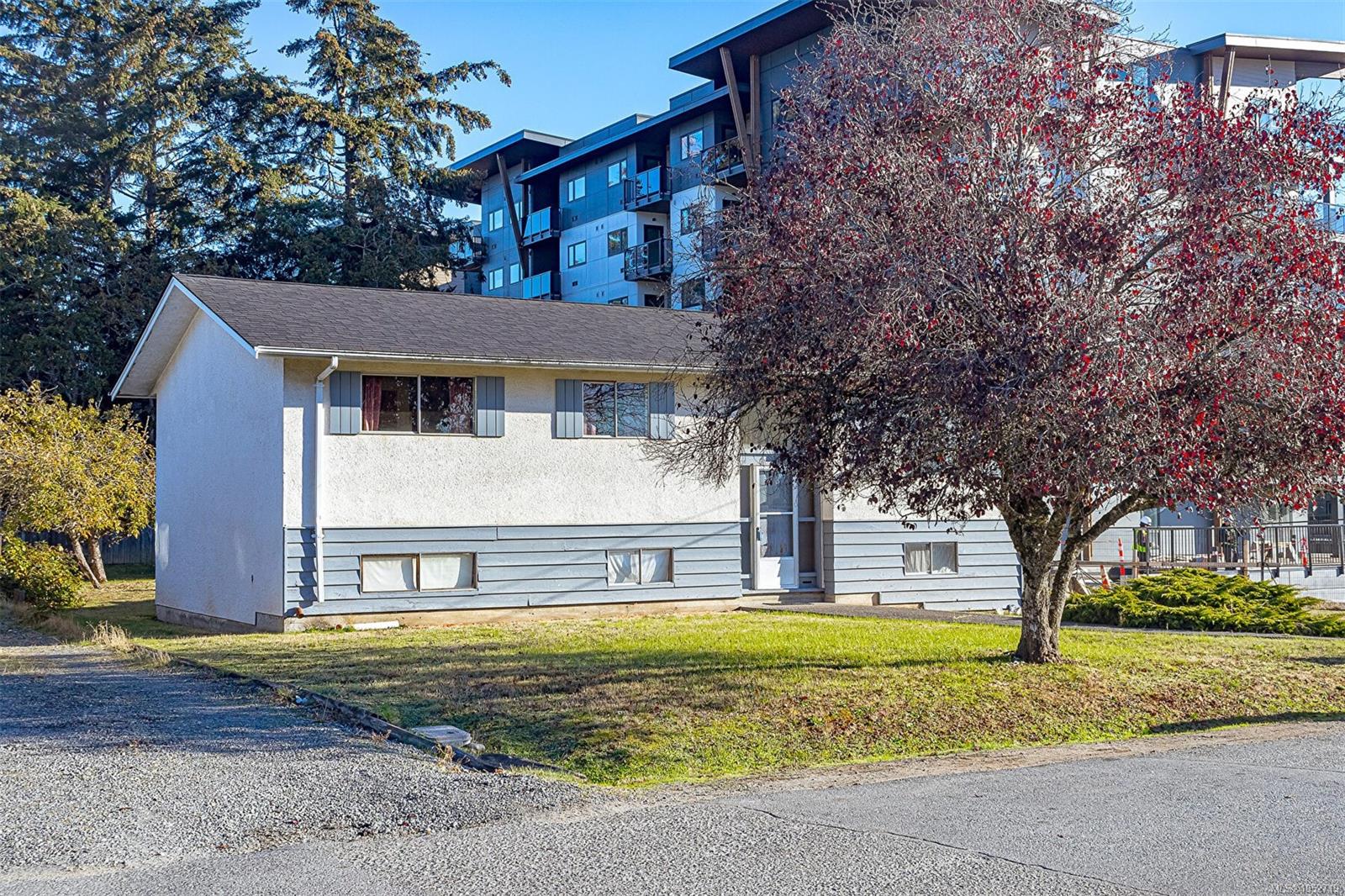 772 Revilo Pl — listing photo 3 of 35