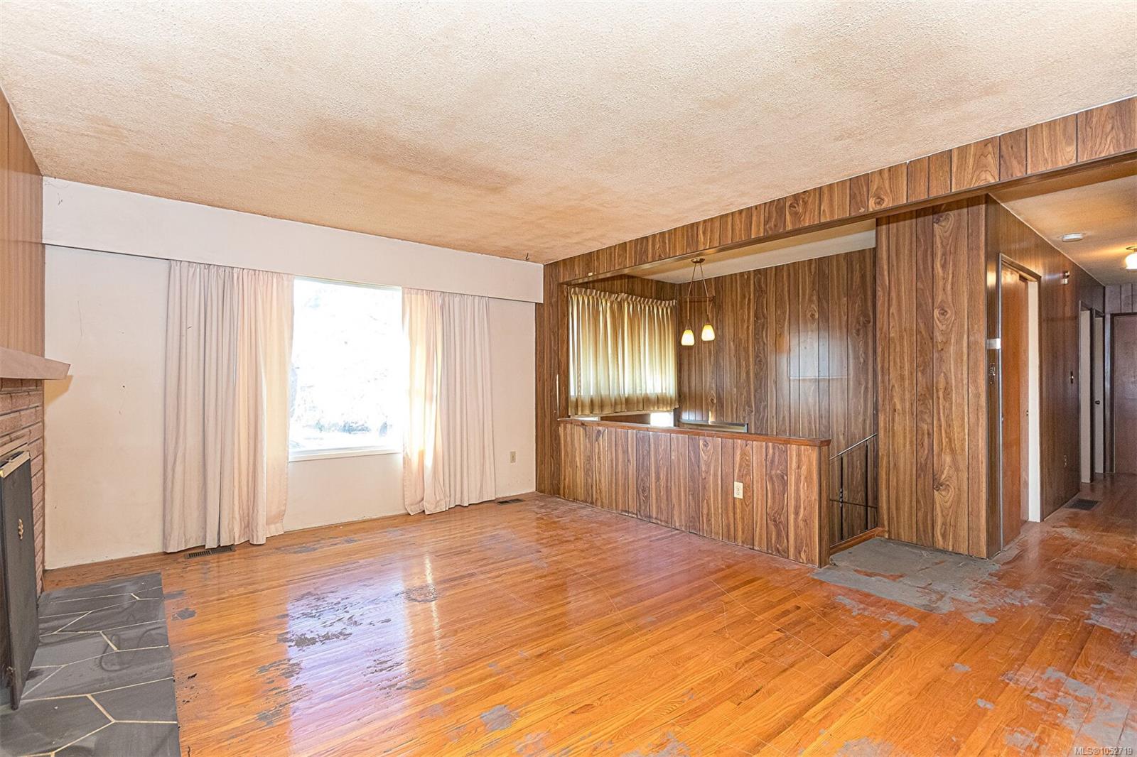 772 Revilo Pl — listing photo 7 of 35
