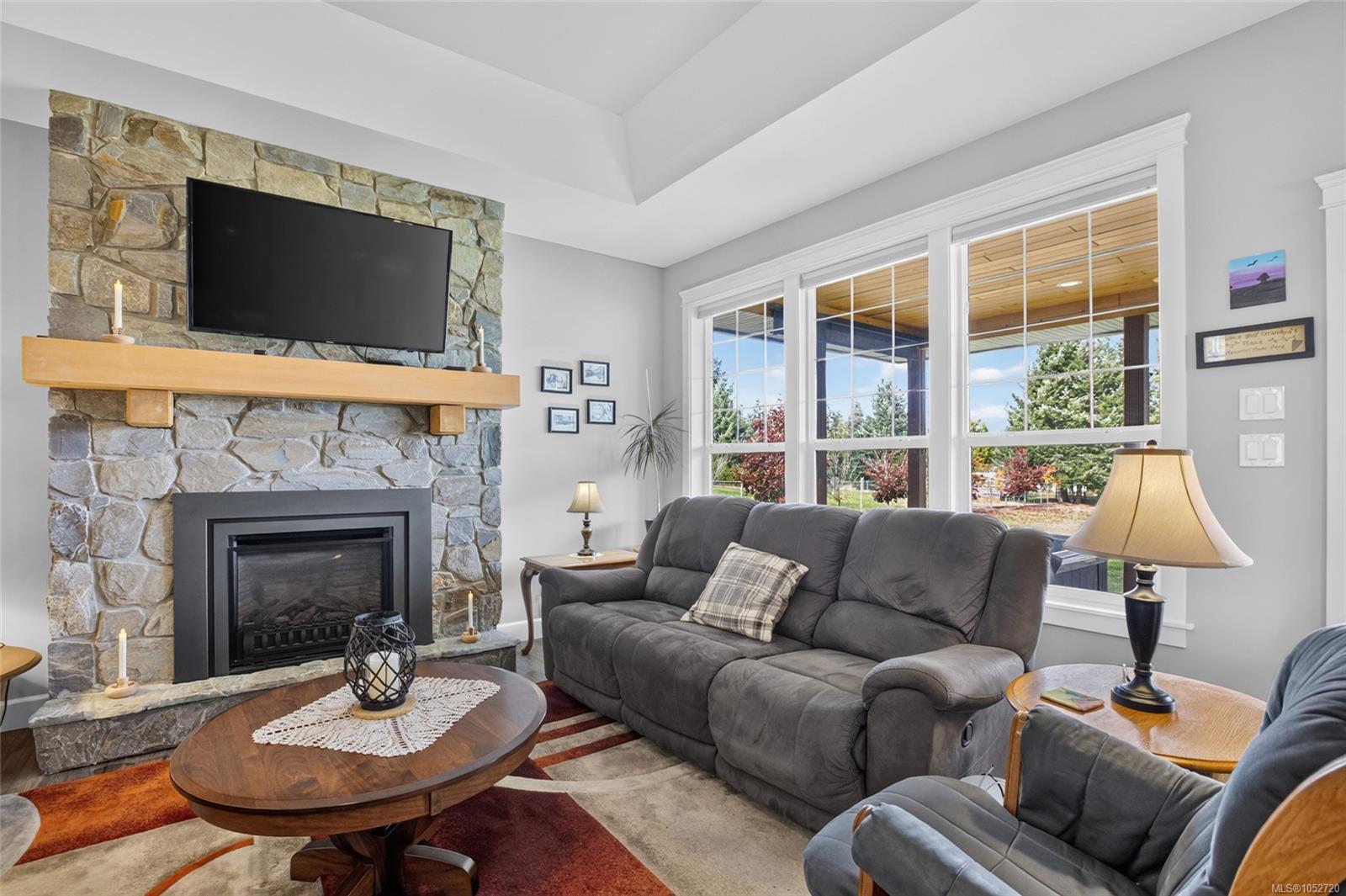 3630 Eagleview Dr — listing photo 14 of 47