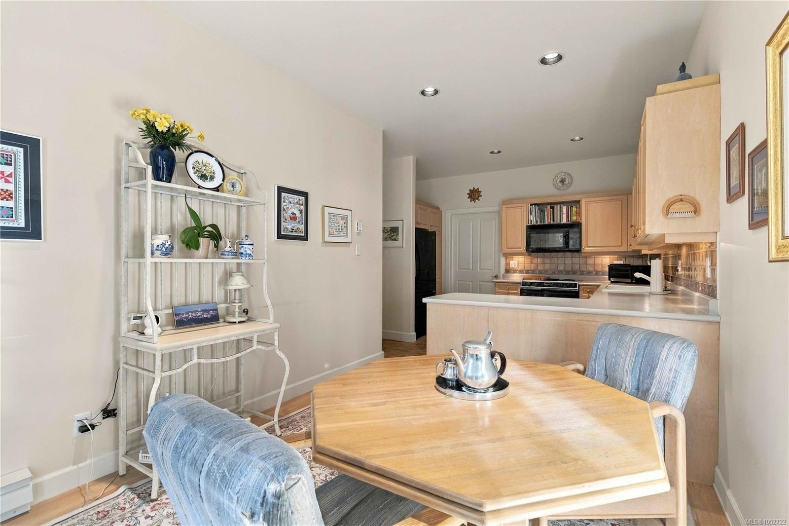7-1027 Belmont Ave — listing photo 14 of 39