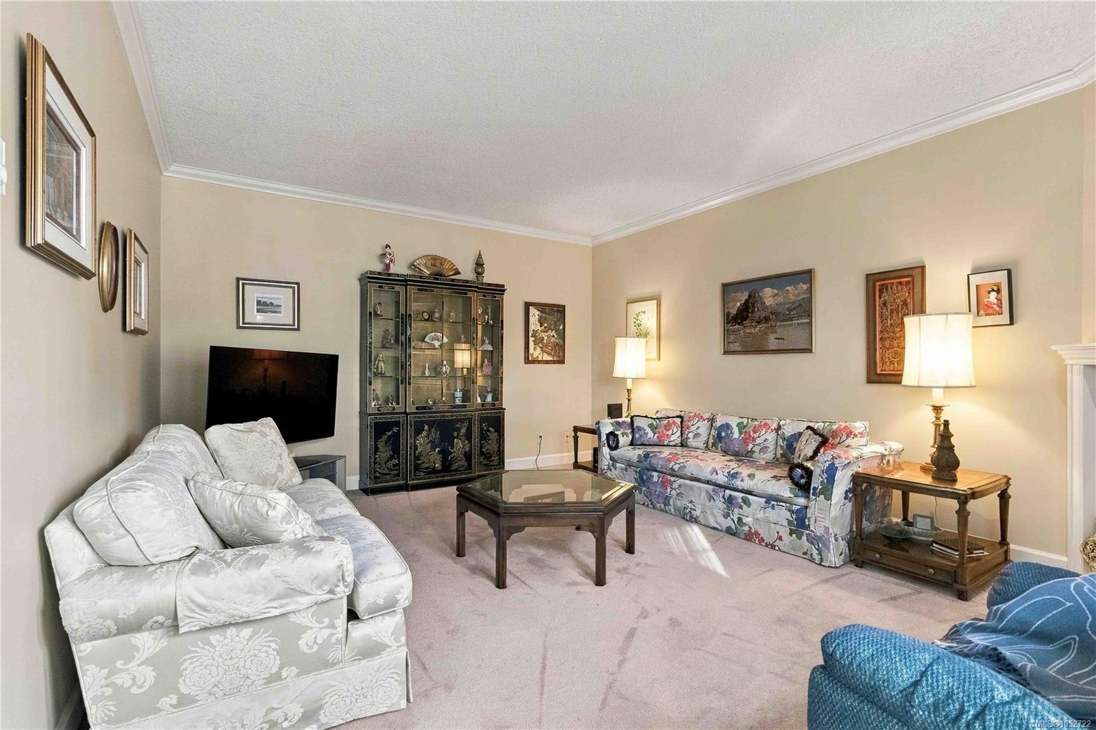 7-1027 Belmont Ave — listing photo 6 of 39