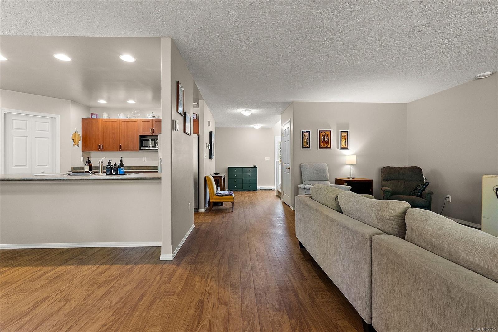 6680 Acreman Pl — listing photo 11 of 32